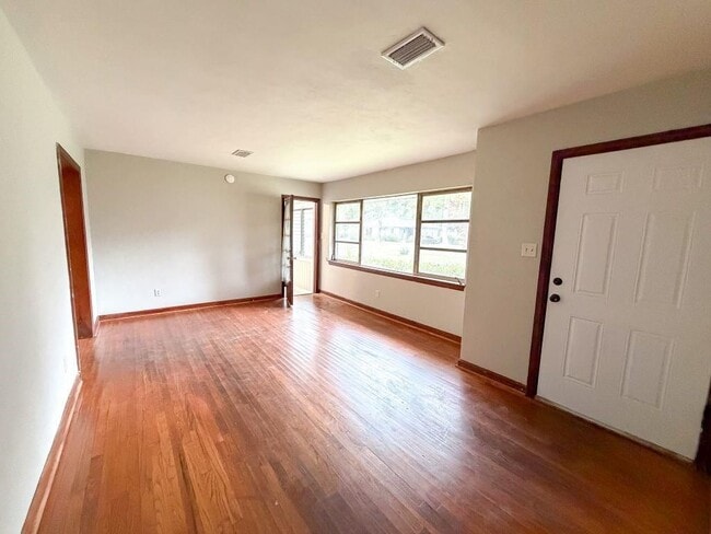 Photo - 51 Sherwood Dr