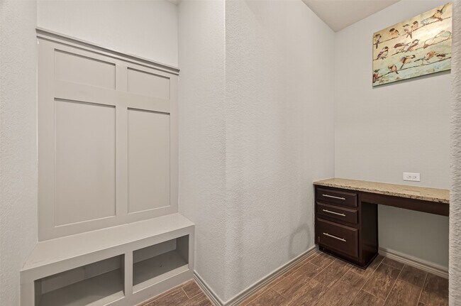 Photo - 9743 Birdsnest Ct