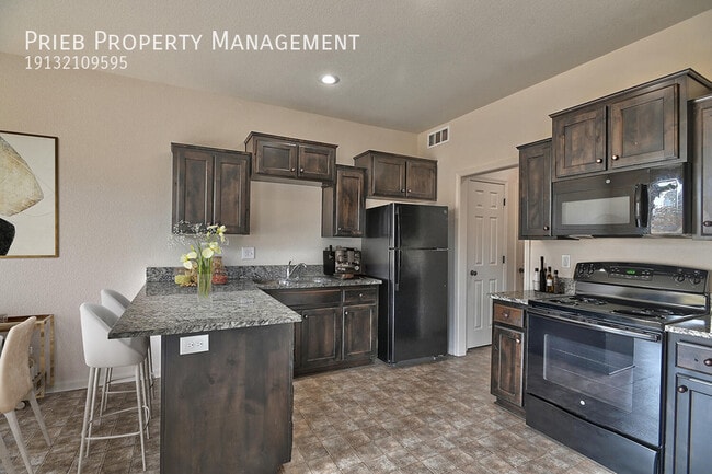 Photo - 2080 S 137 St