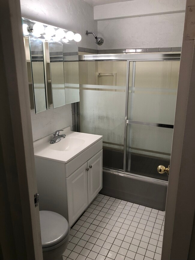 Photo - 30 E Elm St Unit 4F