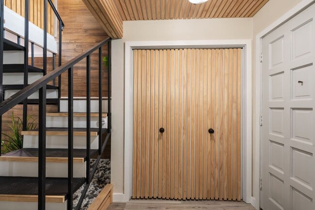 Photo - 2703 Meadowstone Ct