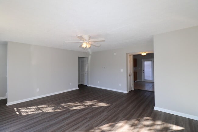 Photo - 633 Miles Rd