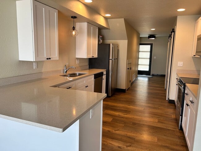 Photo - 3 Bed / 2.5 Bath Townhouse with Fenced Yard – Great Kalispell Location!