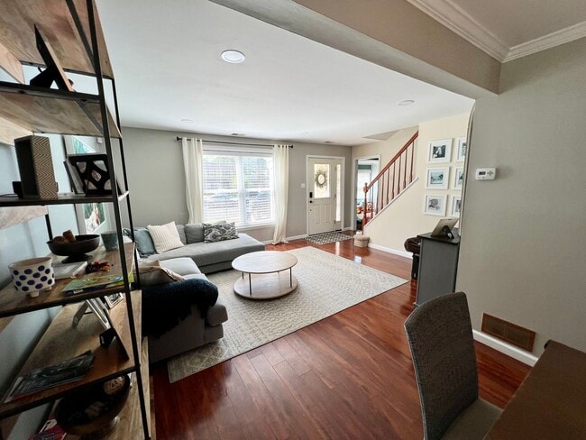 Building Photo - Beautiful 3-Bedroom Townhome on a Cul-De-Sac in Bensalem! Available January 2026!