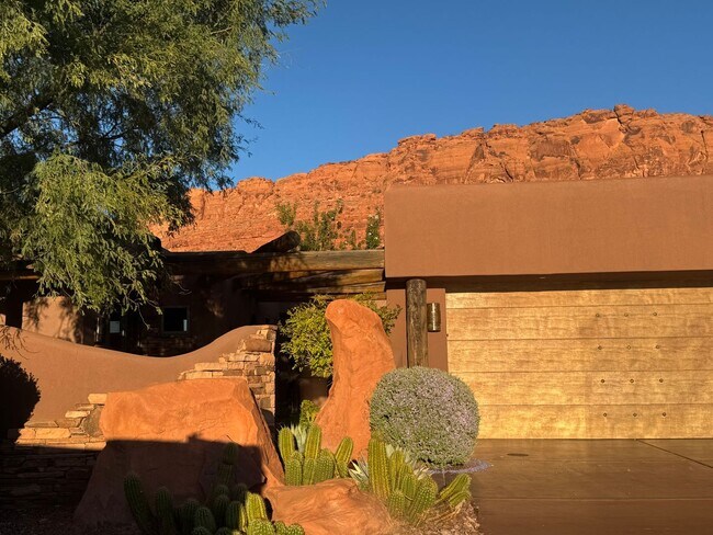 Photo - Furnished 3 Bedroom Entrada Home!!