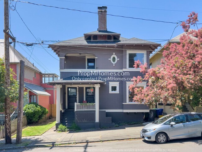 Charming Two-Bedroom Upper-Level Duplex in... - Charming Two-Bedroom Upper-Level Duplex in... Apartment Unit 419 SE 15th Avenue