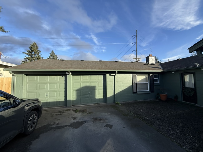 garage - 814 N 105th St Unit Greenwood duplex
