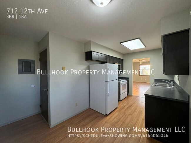 Photo - 712 12th Ave