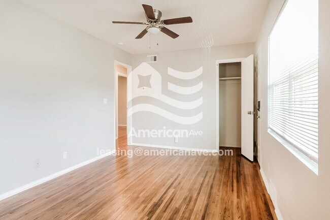 Photo - 143 W 50th Pl N