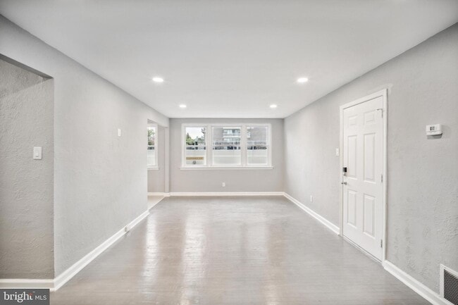 Photo - 2137 Bryn Mawr Ave Unit 3R