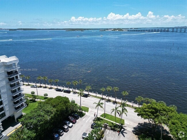 Building Photo - 1450 Brickell Bay Dr Unit 1904 Rental