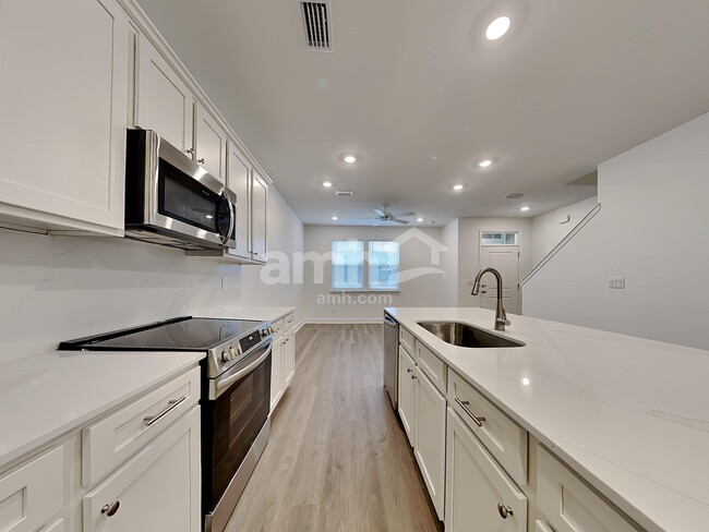 Photo - 104 Slice Dr