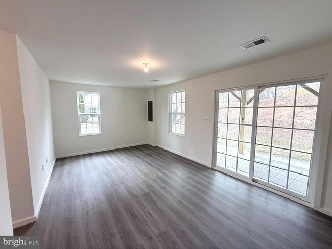 Building Photo - 36023 Coyote Trail