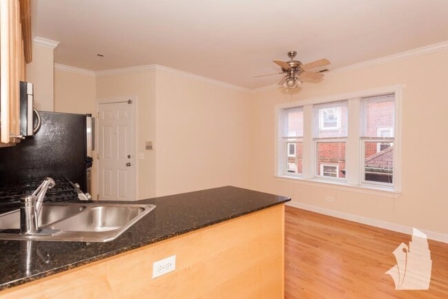 3254 N Clifton Unit W2