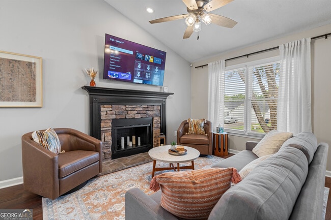 Building Photo - 13 Huntcliff Dr