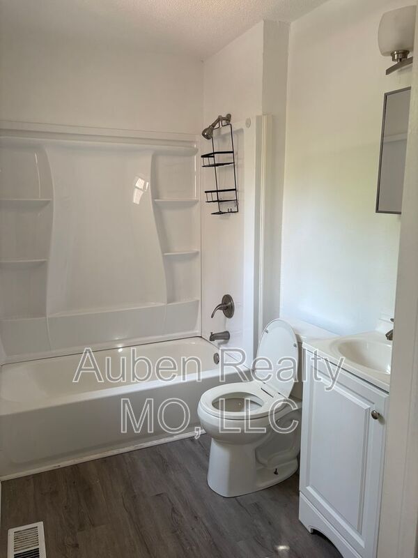 Photo - 507 Henrie Ave Unit 2