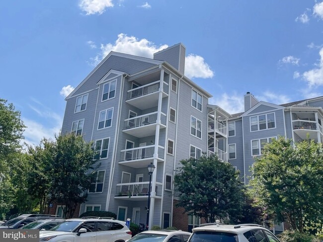 Building - 3178 Summit Square Dr Unit 3-C1