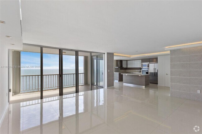 Building Photo - 881 Ocean Dr Unit 18F Rental