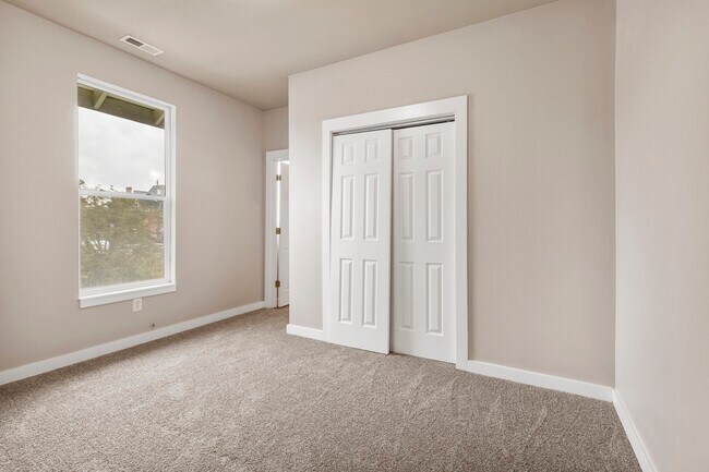 Photo - 512 E 34th St