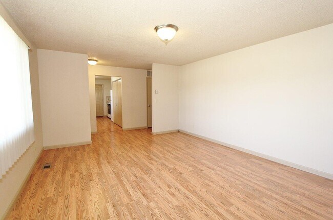 Photo - 23750 Fox Ave