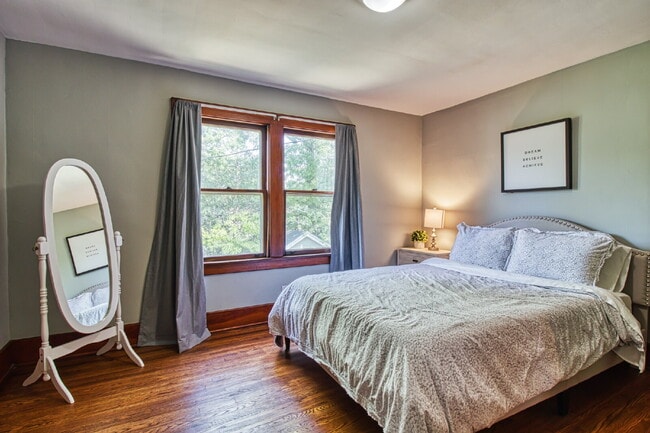 Photo - Furnished 4-Bedroom Single-Family Home in Kenmore