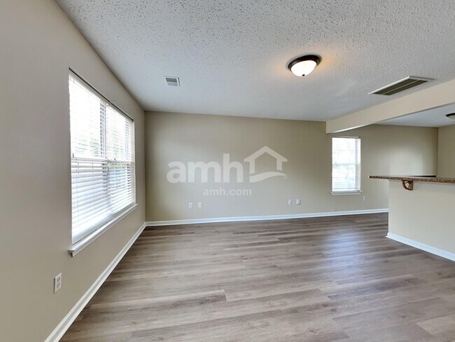 Photo - 1 Torchwood Ct