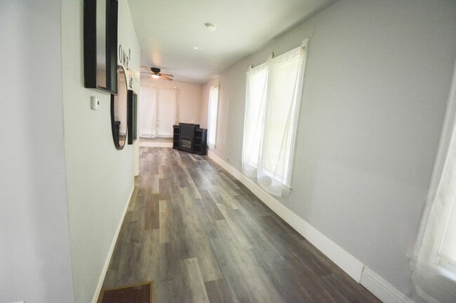 Photo - 1516/1520 E Hawthorne Ave Unidad #1