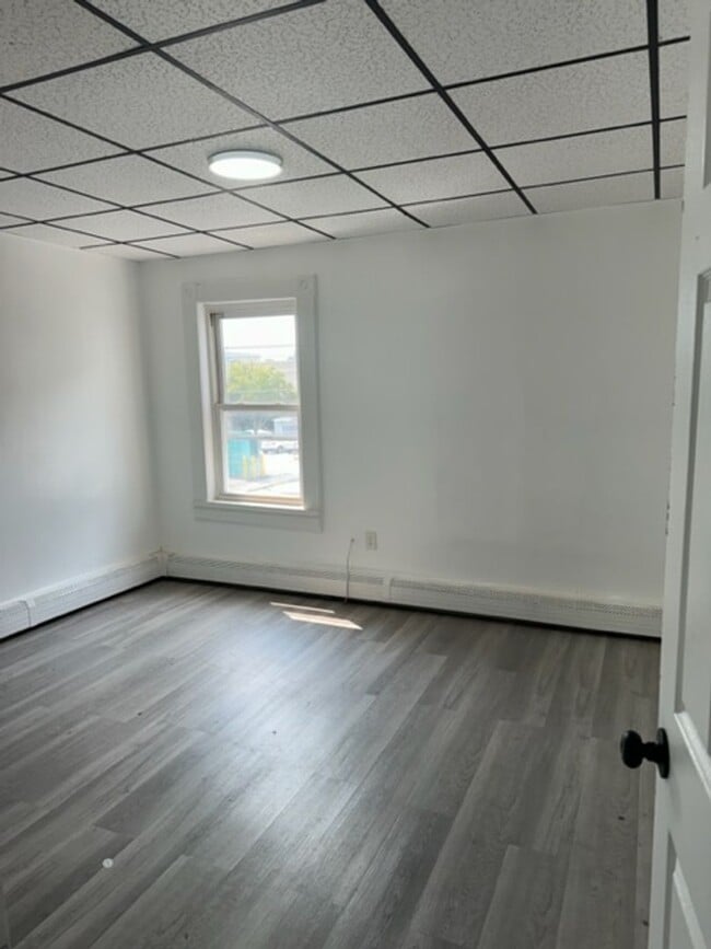 66 Broadway Unidad 2 Right