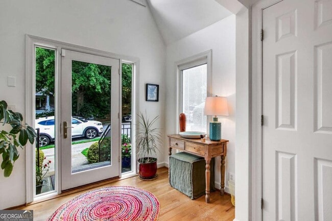 Photo - 925 Highland Terrace NE