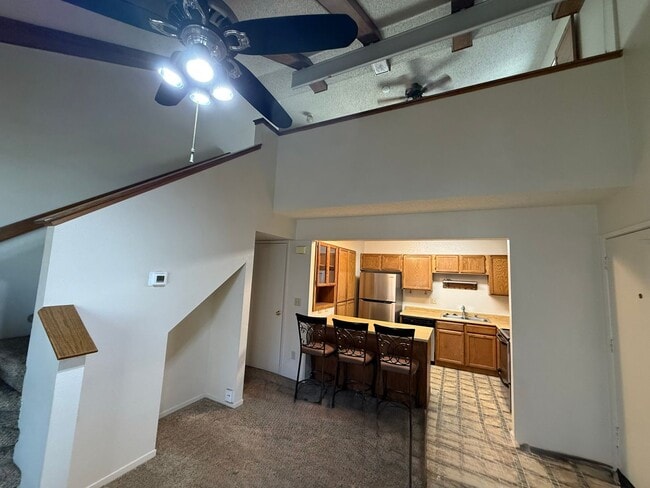 Building Photo - ?? Loft Style Townhome in Reno - Kay DeAlba Property!! ??