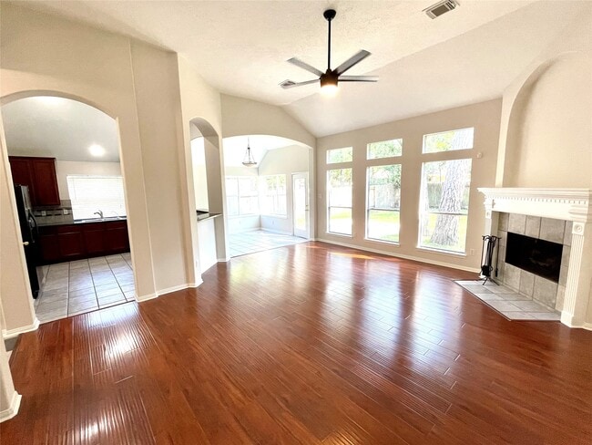 Photo - 71 E Hobbit Glen Dr