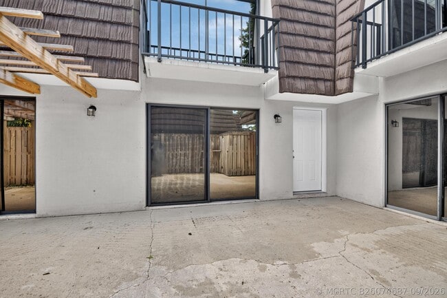 2427 24th Ln
