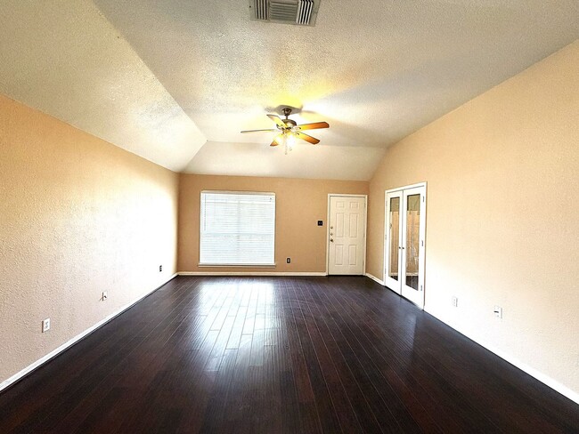 405 Gina Dr