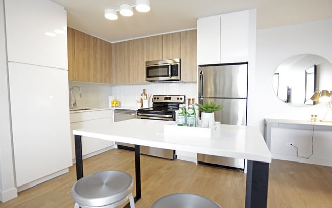 Photo - 2625 N Clark St Rental