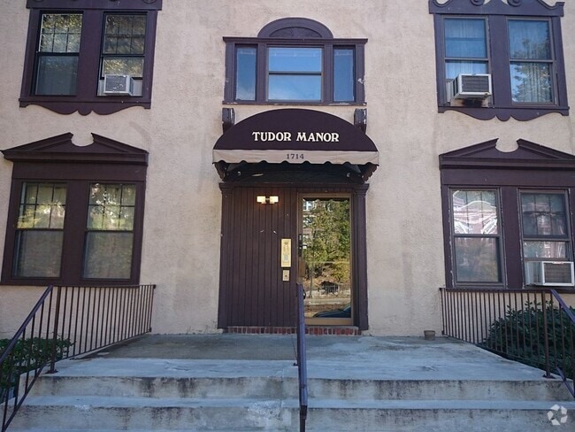 Building Photo - 1714 Commonwealth Ave Unit 4 Rental