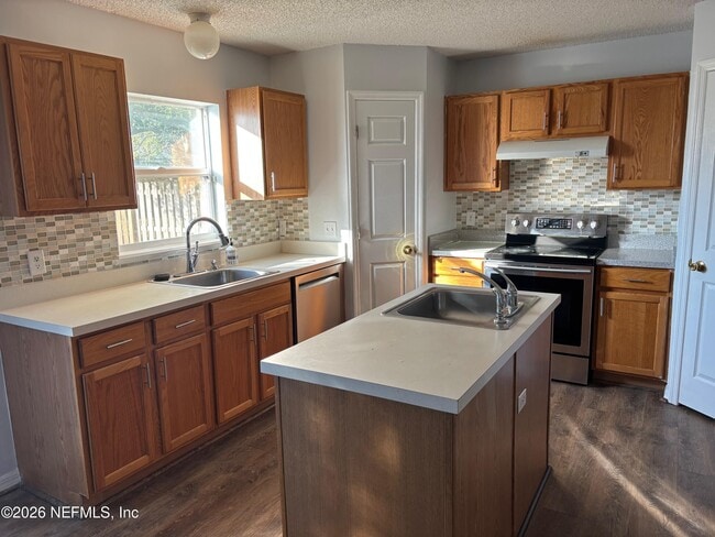 Photo - 7086 Shady Pine Ct