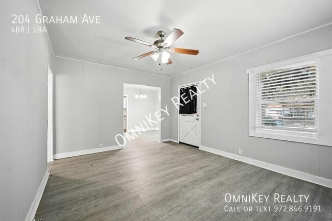 Photo - 204 Graham Ave
