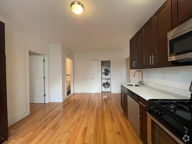 Building Photo - 2 bedroom in ASTORIA NY 11105 Unit 3 Rental