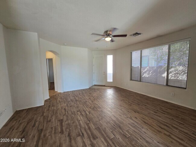 Photo - 909 S Nielson St