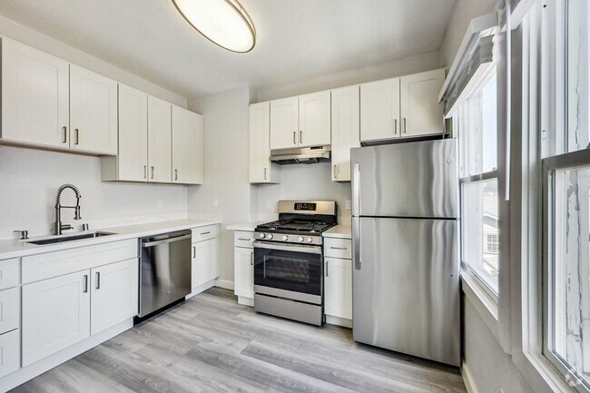 Building Photo - Updated Apartment near BART. 2 Months Free! Unit 301