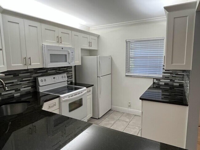 Photo - 829 Camino Rd Unit 104-A