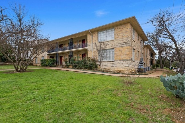 Photo - 301 E 34th St Unit 103