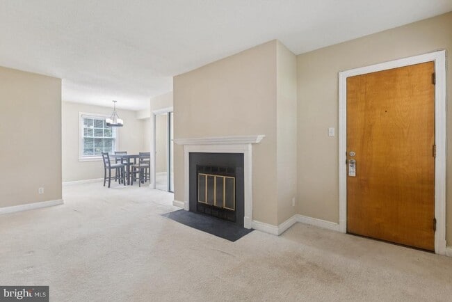 Building Photo - 2803 Arlington Blvd Unit 101