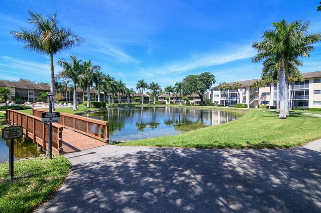 Photo - 1020 Palm View Dr Unit Apt 103