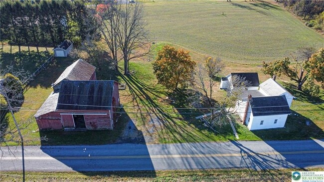 Photo - 654 Youngs Hill Rd