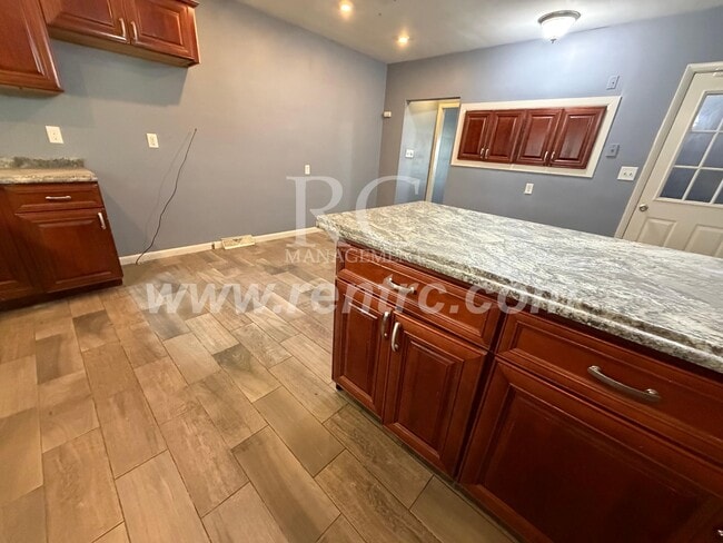 828 Johnson-