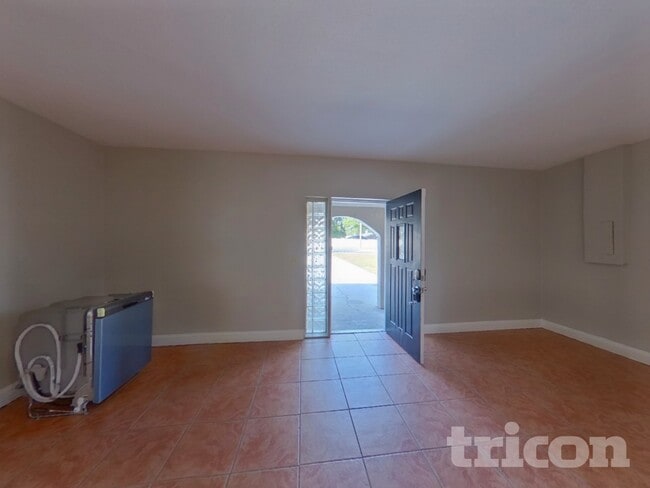 Photo - 1101 Seffner Valrico Rd