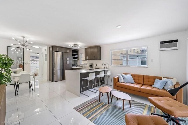 Building Photo - 710 11th St Unit 8