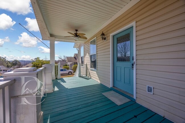 Photo - DOWNTOWN COLUMBIA BUNGALOW