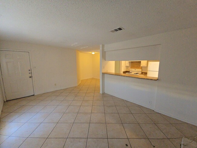 Photo - 1307 Brenda Ln Unit Apt B